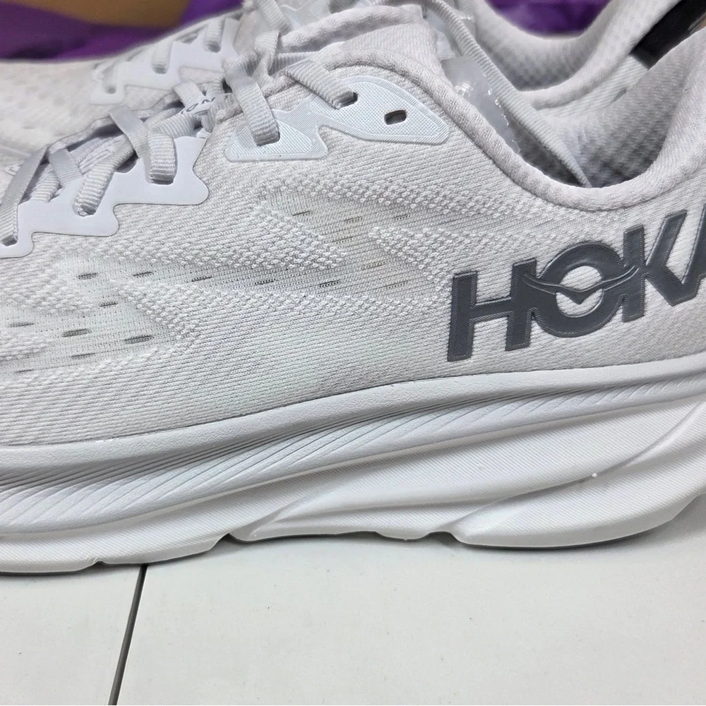 NEW HOKA Clifton 9 Sneakers White Silver Men’s Size 10.5 Wide 6301 - Picture 10 of 12
